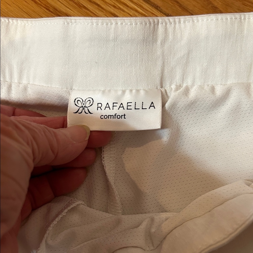 Rafaella XL White Skort with integrated under shorts - Picture 2 of 6